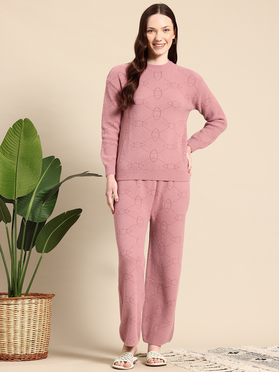 

Mast & Harbour Self Design Sweatshirt With Trousers, Pink