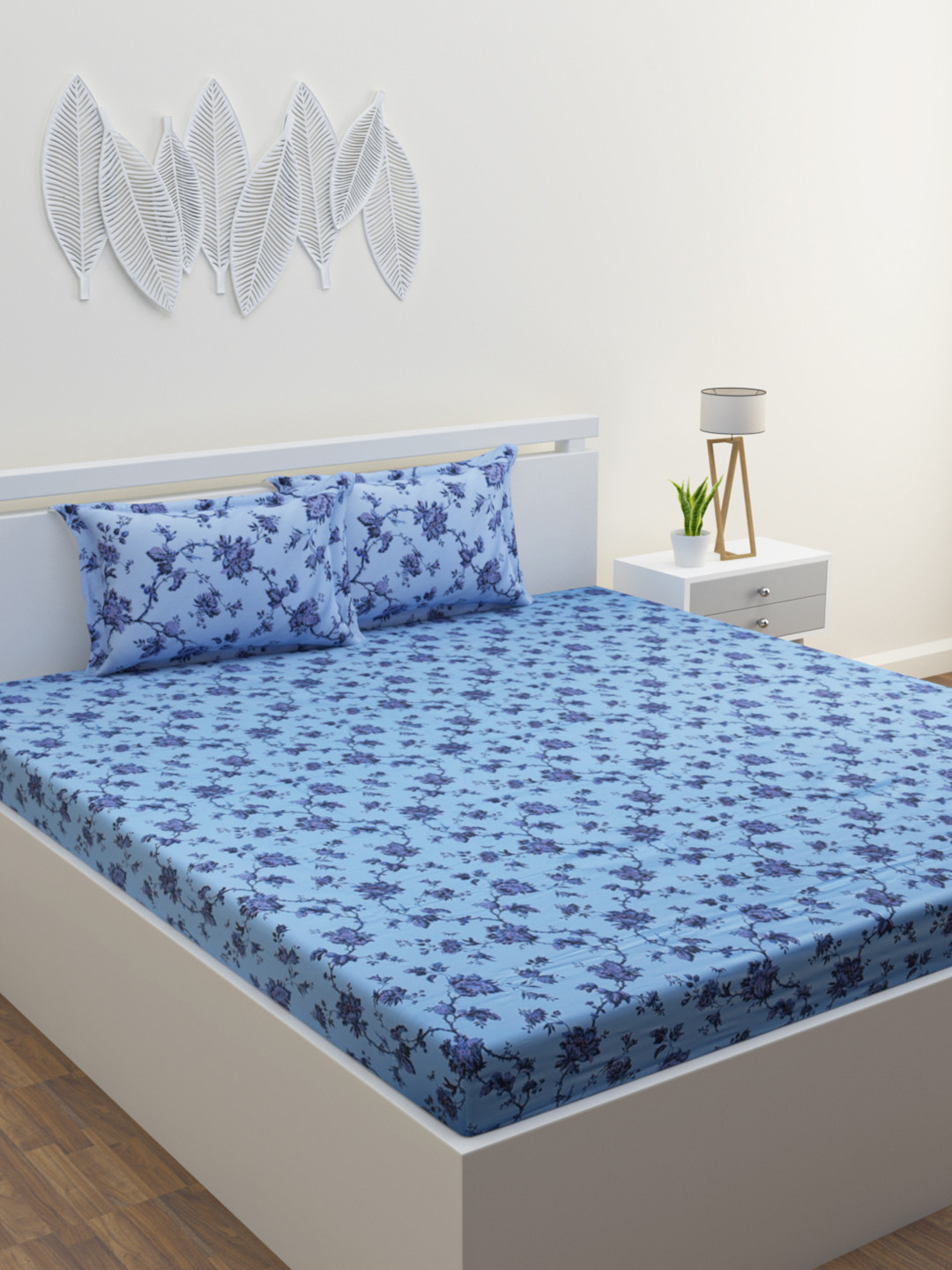 

HOME AFFAIRS Navy Blue Floral Cotton 300 TC King Bedsheet with 2 Pillow Covers
