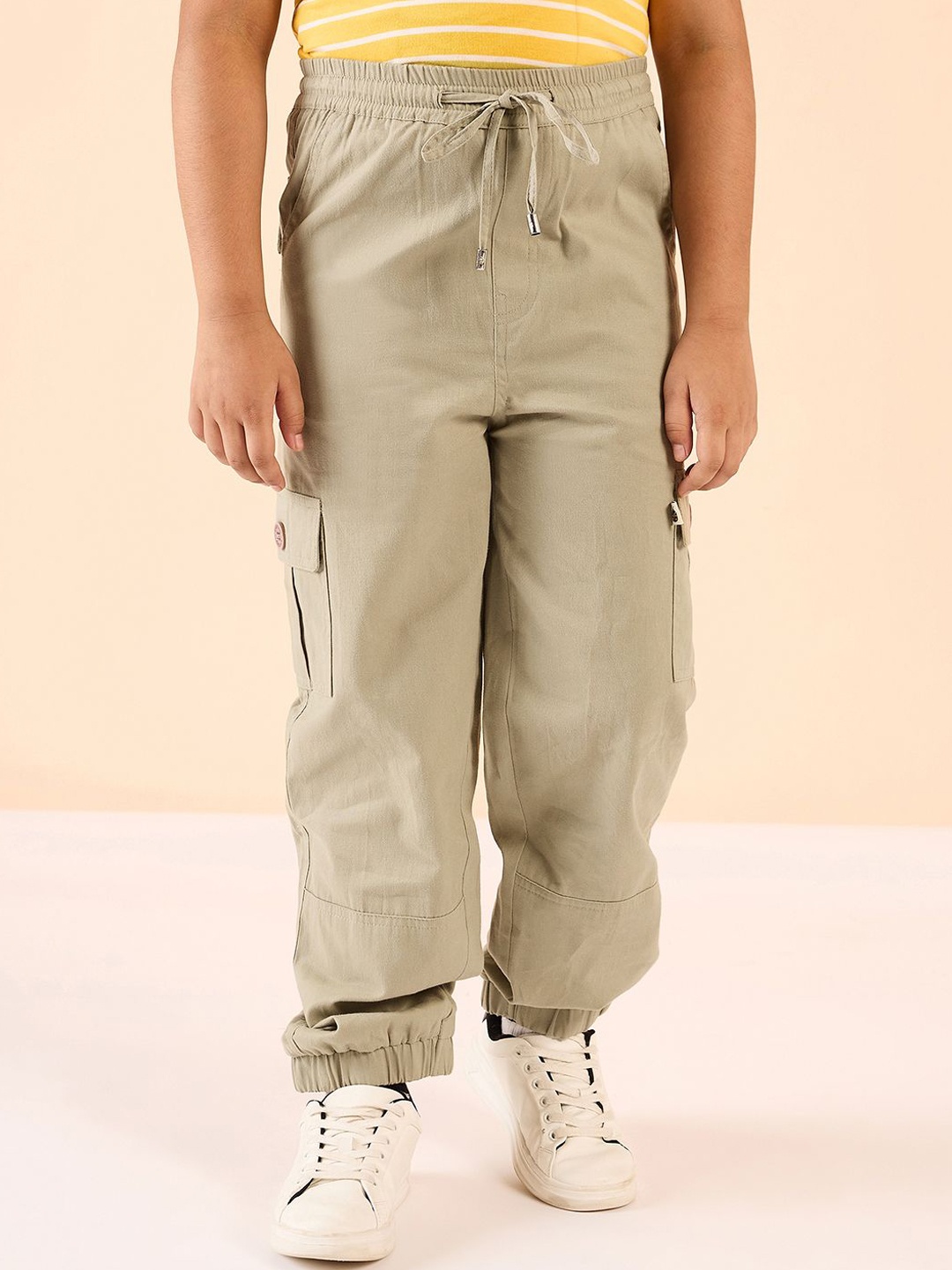 

Stylo Bug Boys Ankle Length Solid Cargos Trousers, Beige