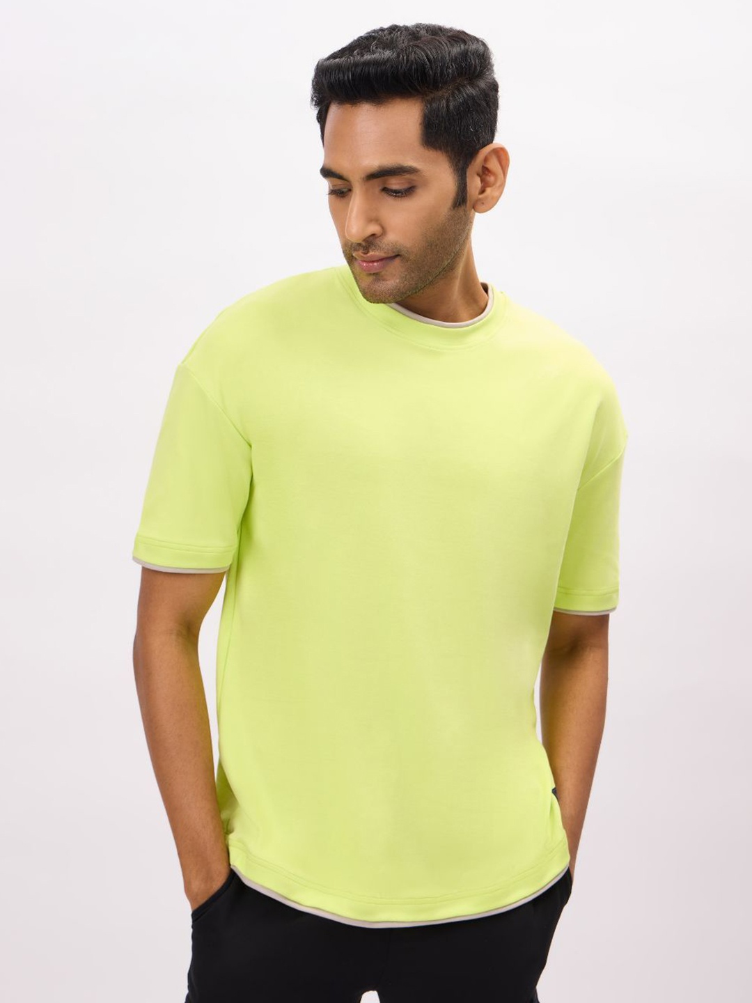 

Bombay High Men Solid Round Neck Cotton T-Shirt, Grey