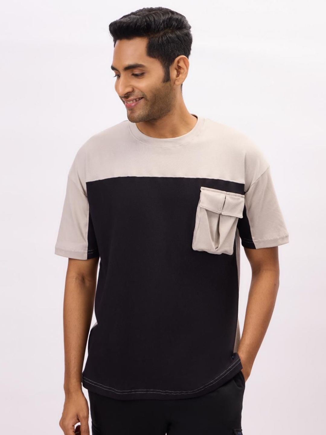 

Bombay High Men Colourblocked Printed Round Neck Cotton T-Shirt, Cream