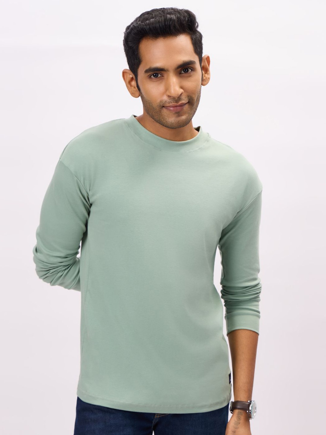 

Bombay High Men Solid Round Neck Cotton T-Shirt, Green