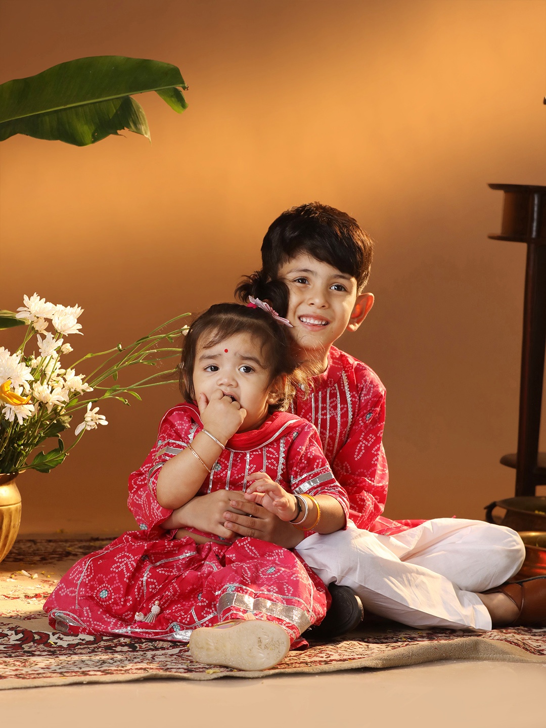 

VASTRAMAY Boys Bandhani Printed Band Collar Pure Cotton Straight Kurta With Pyjamas, Pink