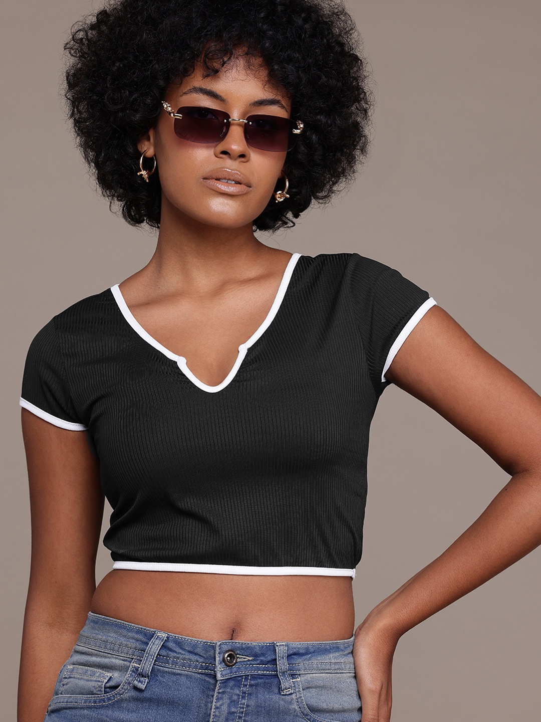 

The Roadster Lifestyle Co. Puff Sleeve Fitted Top, Black