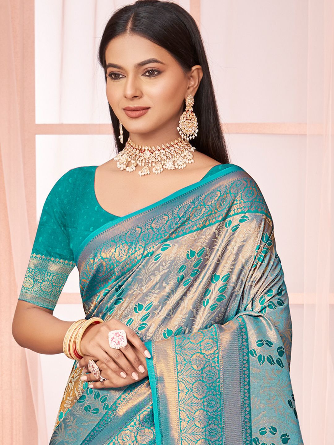 

Ishin Ethnic Motif Zari Woven Tassel Saree with Blouse, Blue