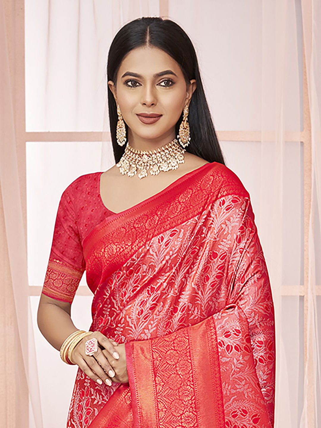 

Ishin Ethnic Motif Zari Woven Tassel Saree with Blouse, Red