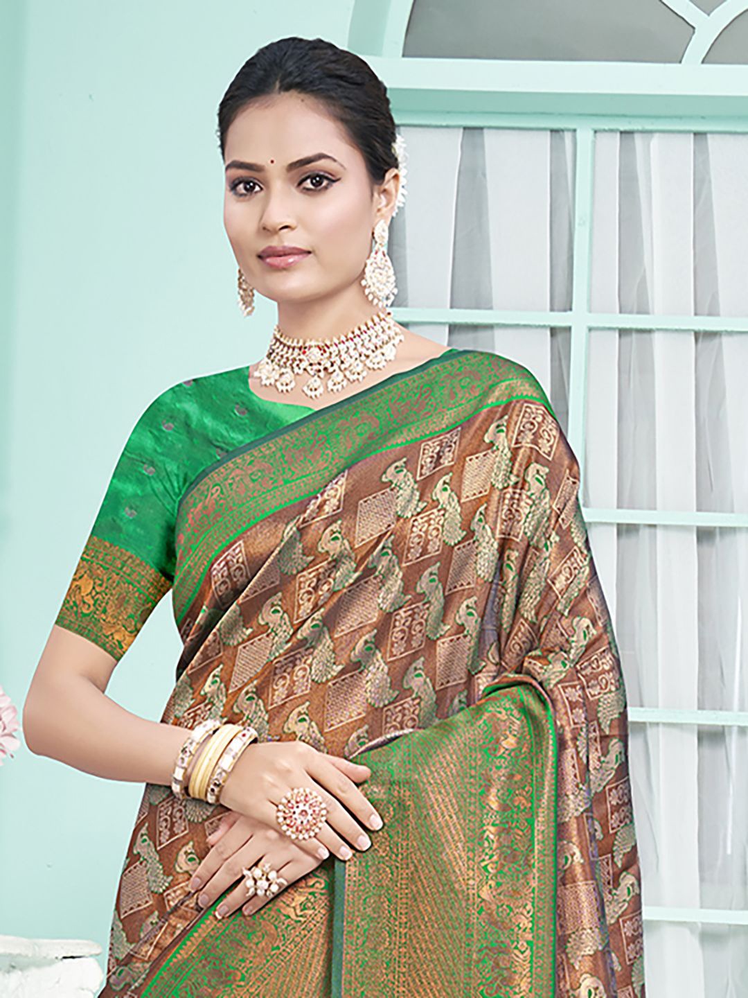 

Ishin Woven Design Zari Silk Blend Saree, Green