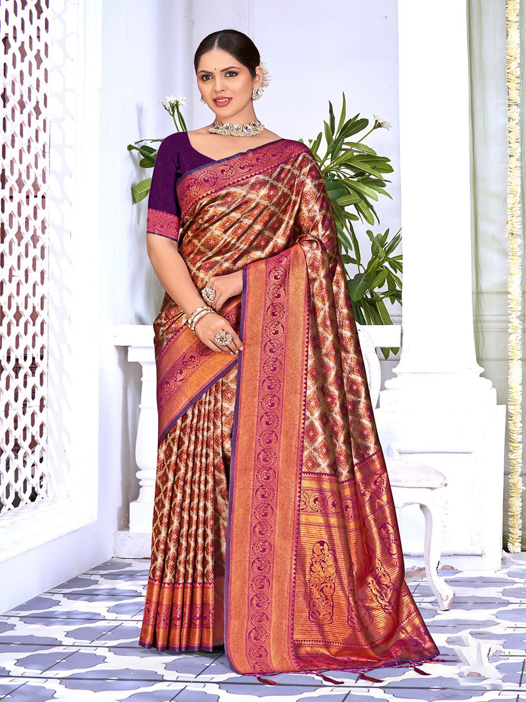 

Ishin Ethnic Motif Zari Woven Tassel Saree With Blouse, Purple