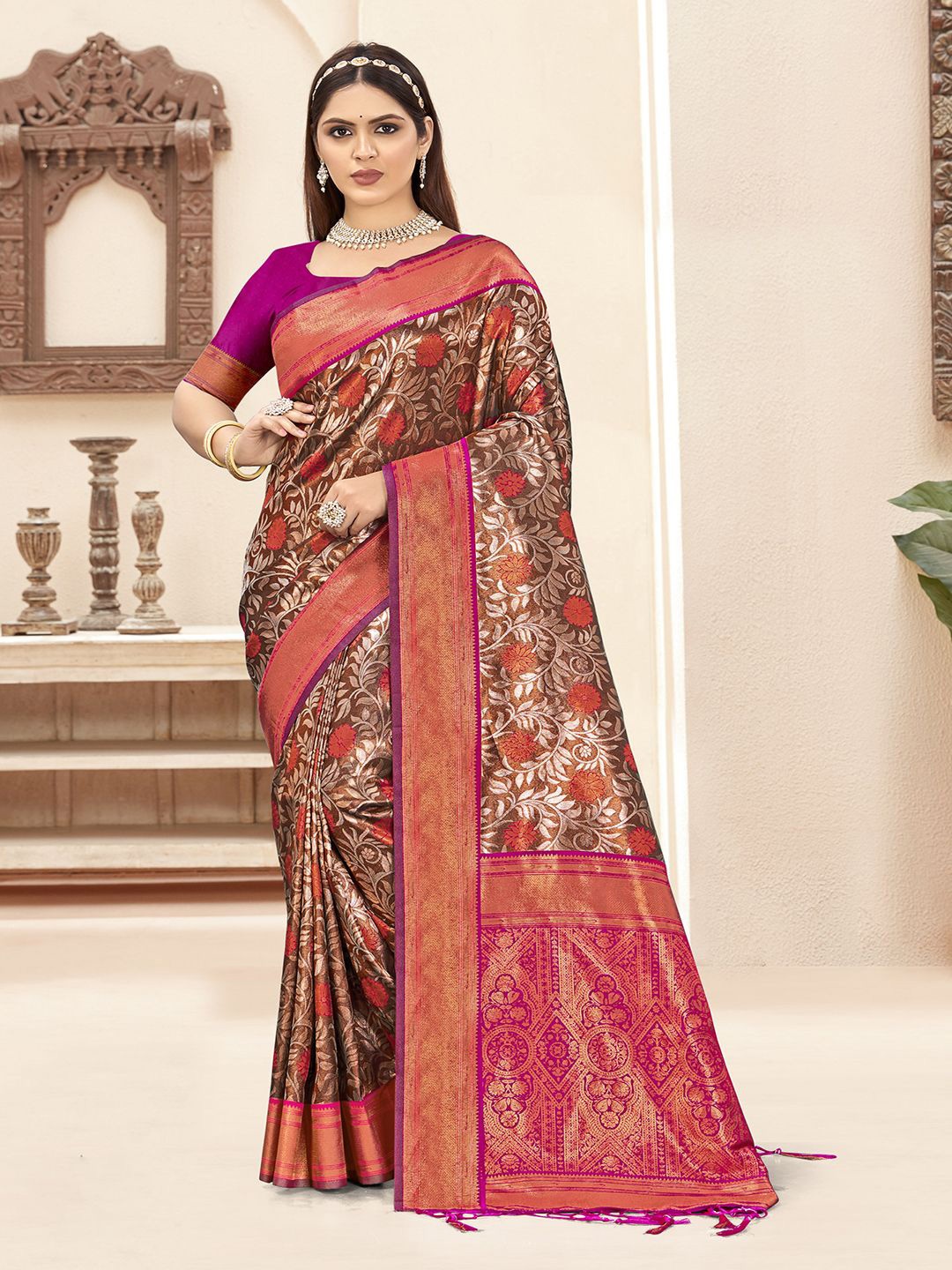 

Ishin Woven Design Zari Silk Blend Saree, Pink