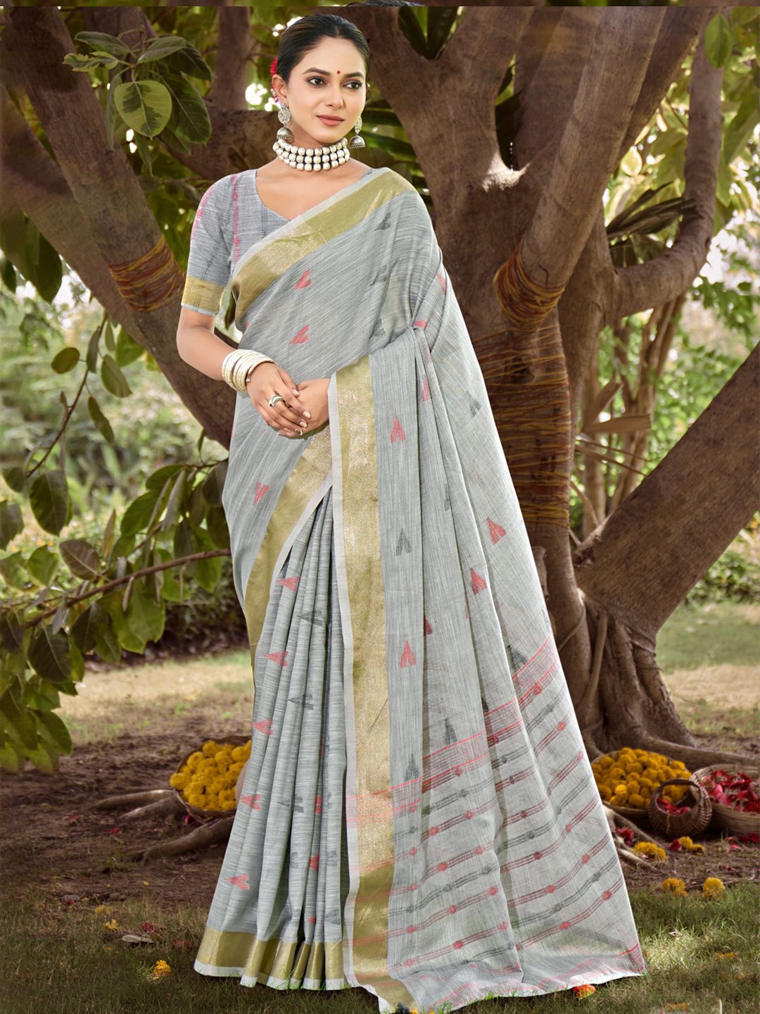 

Ishin Zari Woven Striped Saree with Blouse, Grey