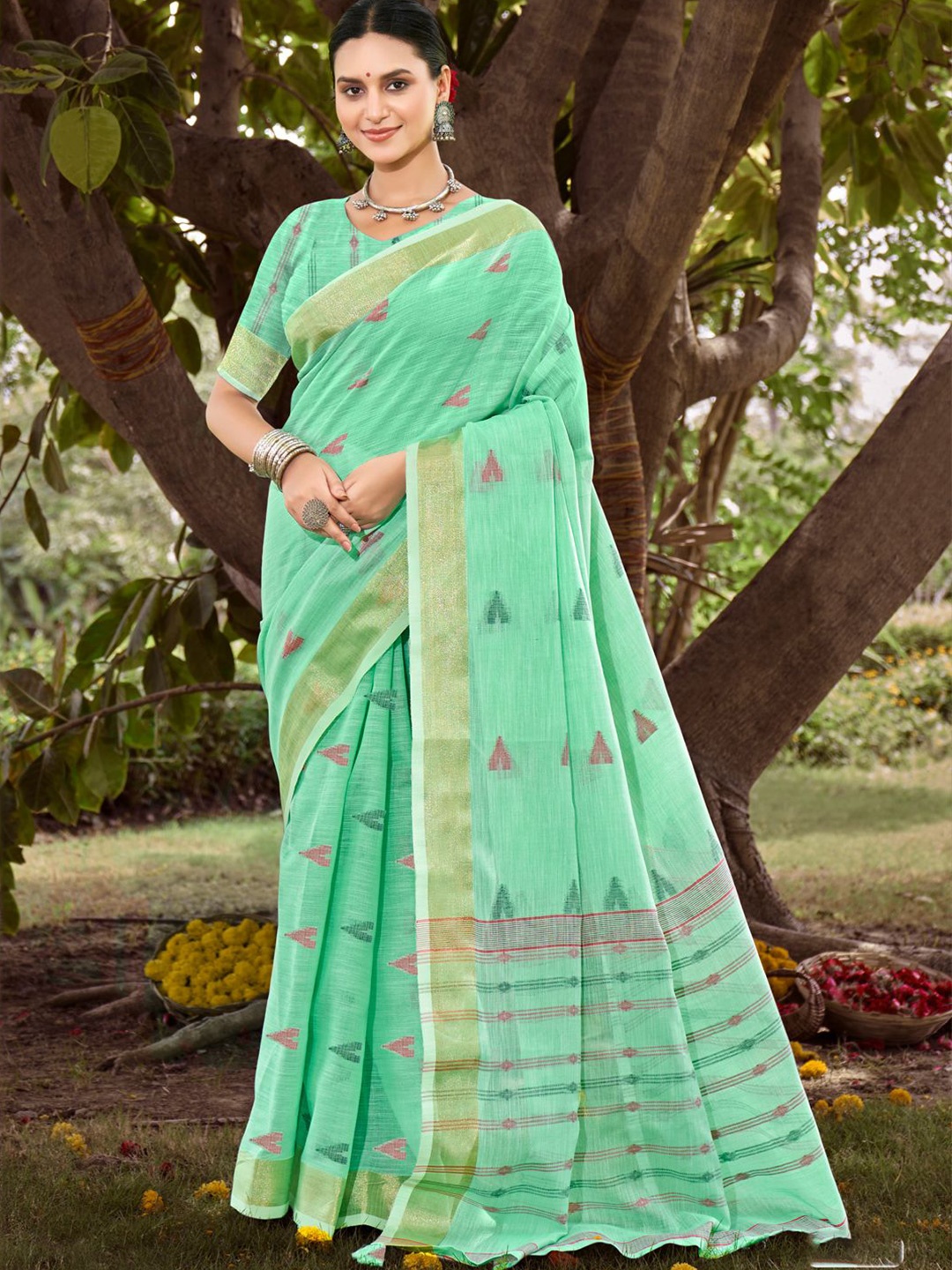 

Ishin Zari Woven Striped Saree with Blouse, Sea green