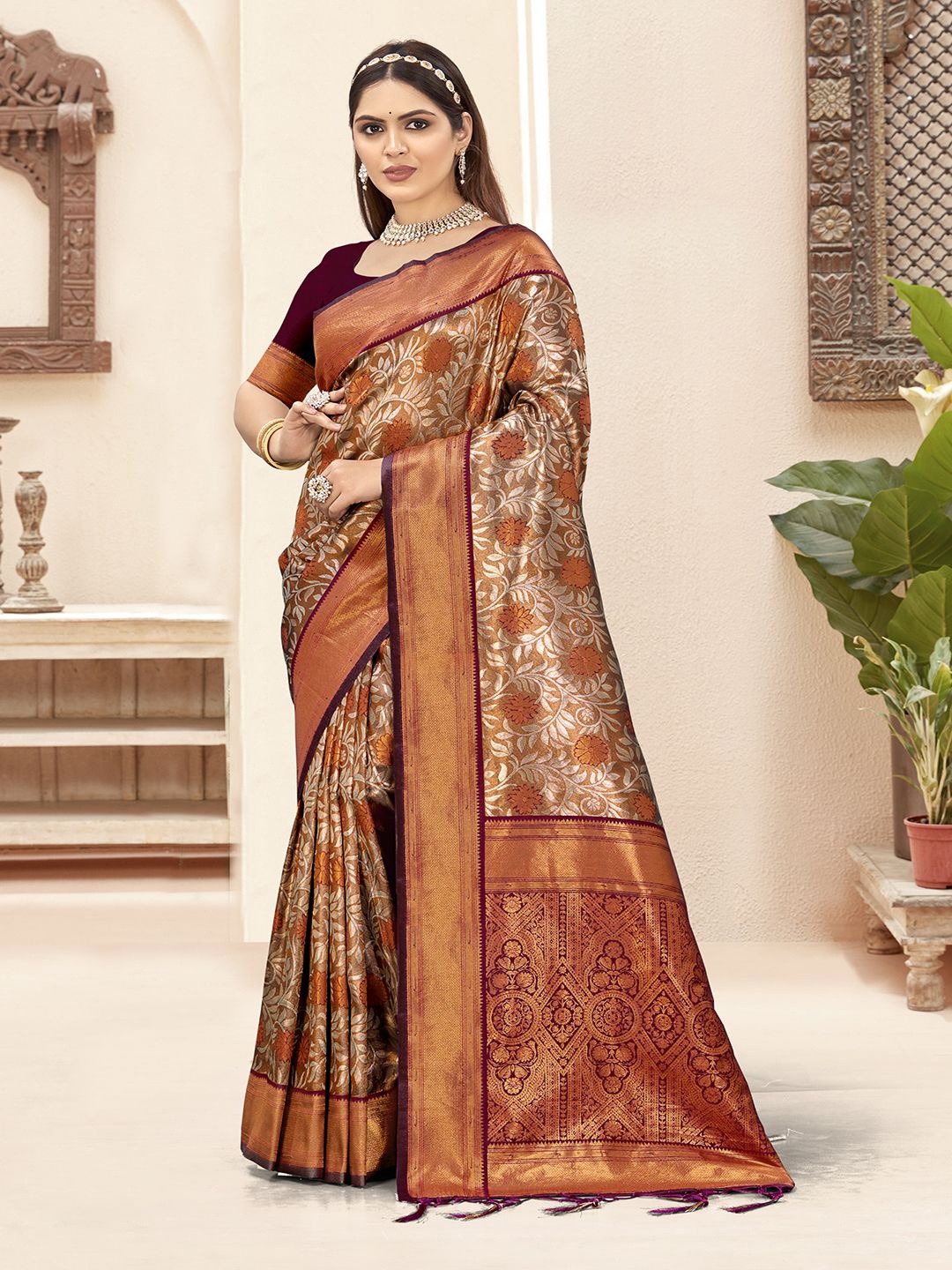 

Ishin Ethnic Motif Zari Woven Tassel Saree with Blouse, Magenta