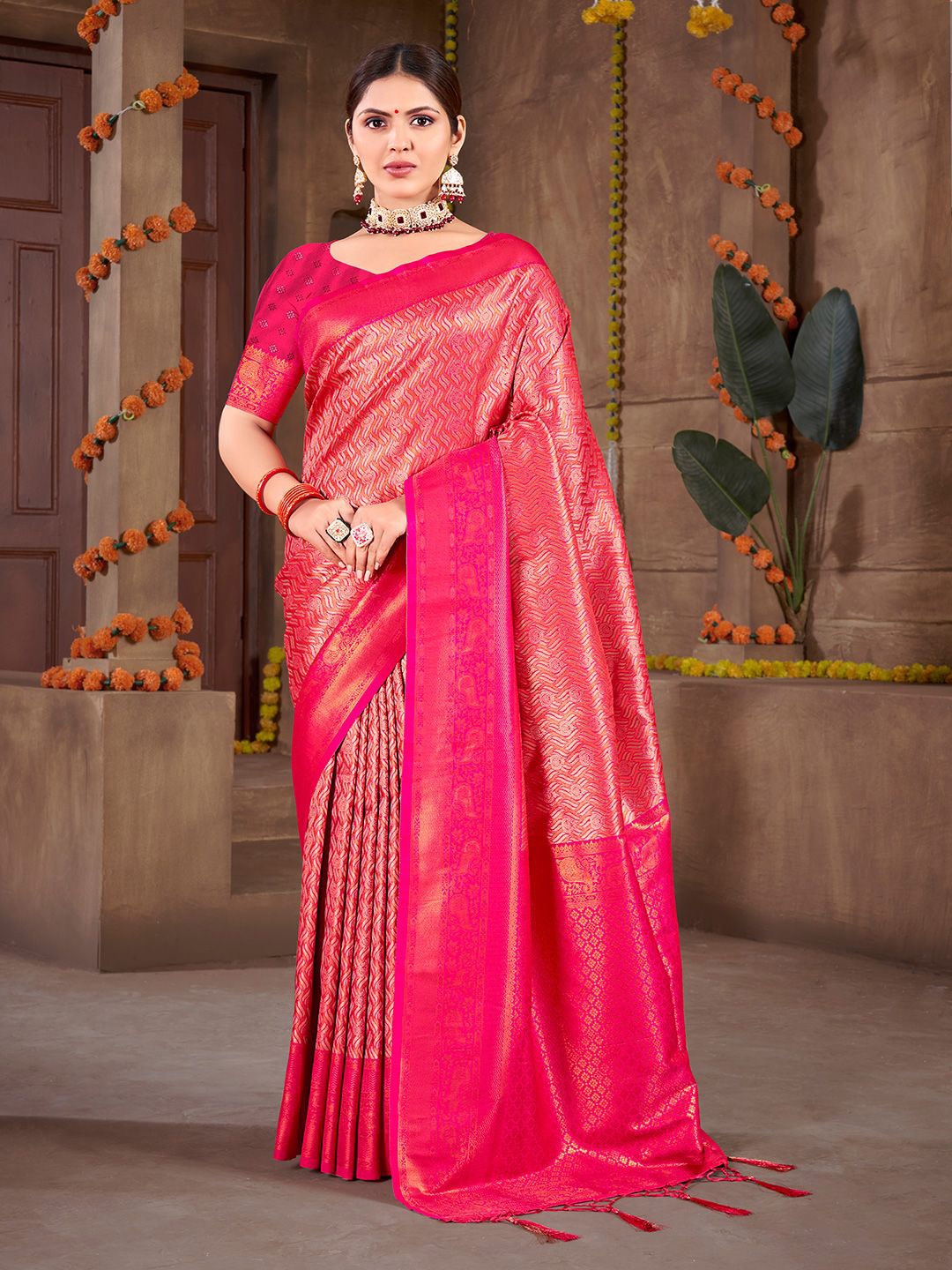 

Ishin Ethnic Motifs Woven Design Zari Saree, Pink