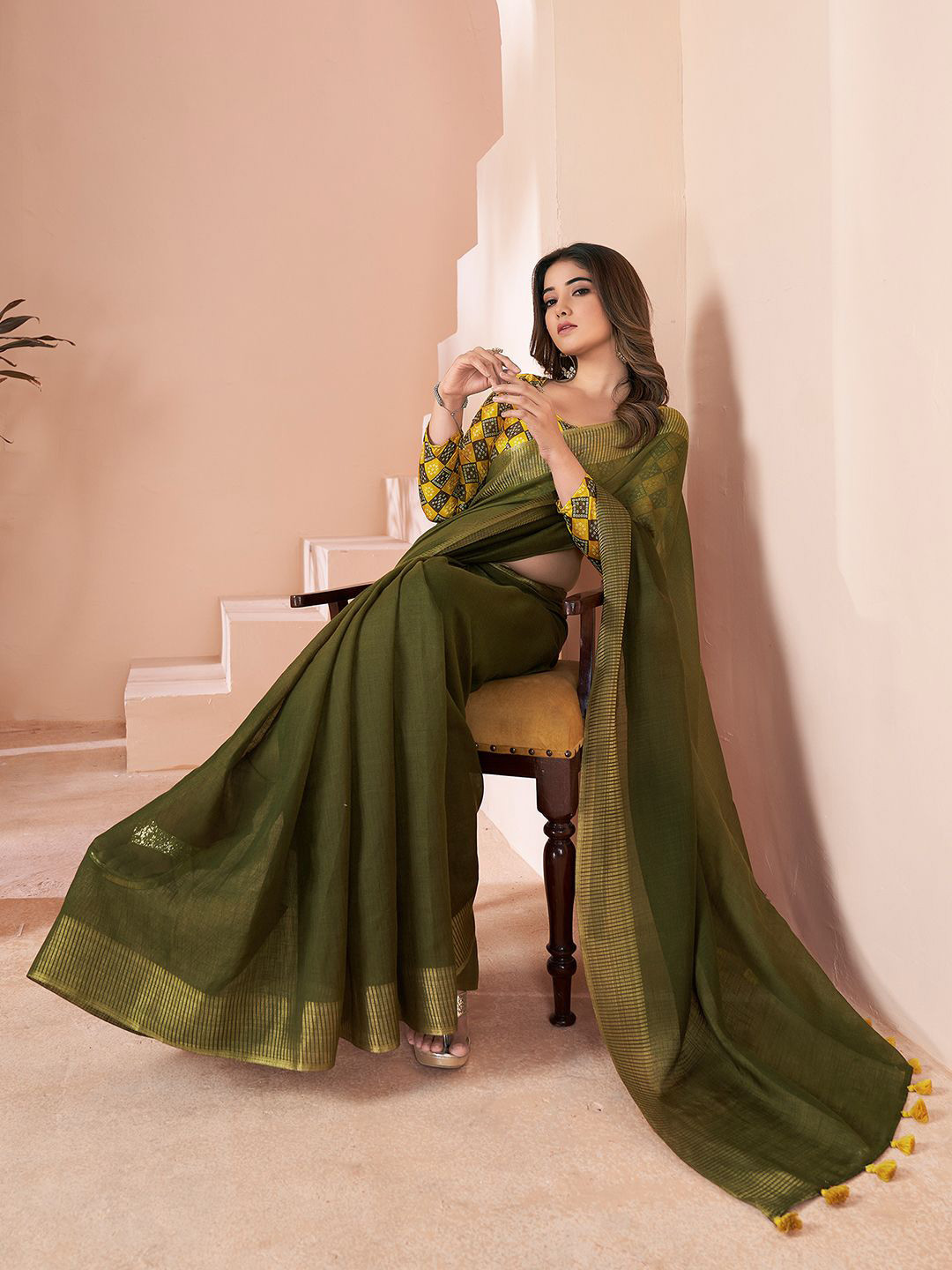 

Mitera Pure Linen Tassel Saree with Printed Blouse, Green