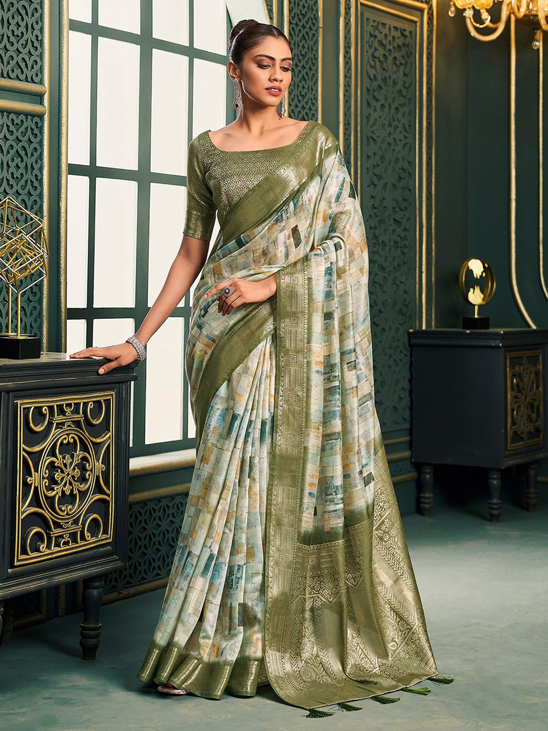 

Mitera Zari Woven Tassel Saree, Green
