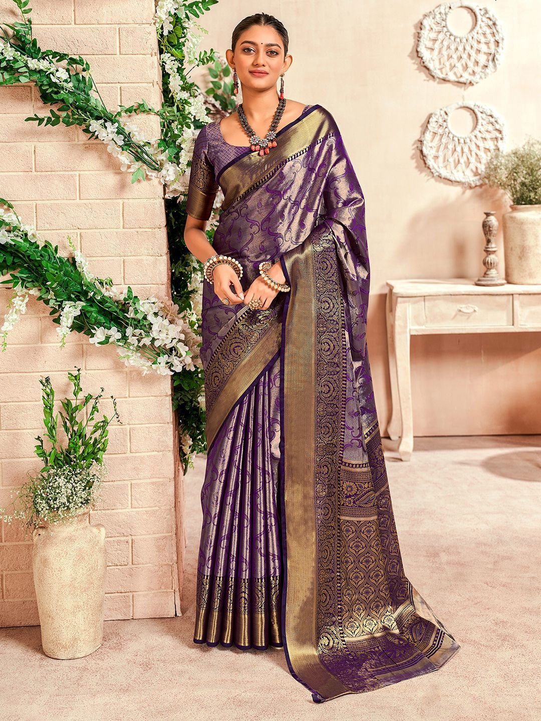 

Mitera Ethnic Motifs Zari Woven Pure Silk Banarasi Saree, Purple