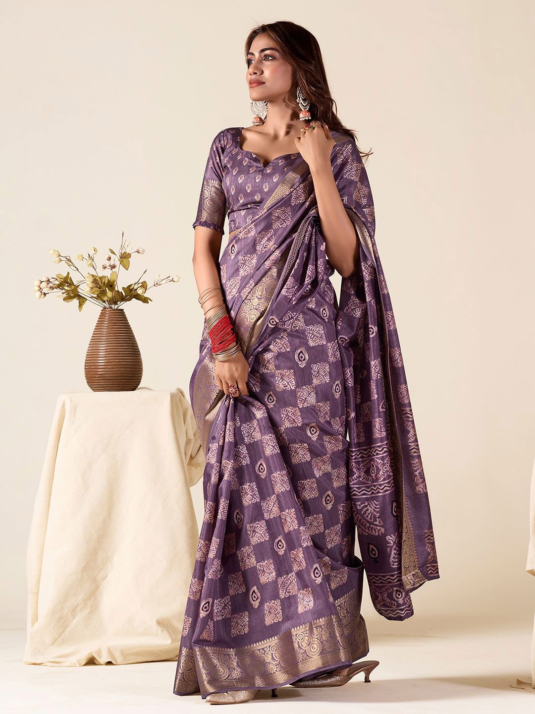 

Mitera Ethnic Motifs Zari Woven Pure Silk Banarasi Saree, Purple