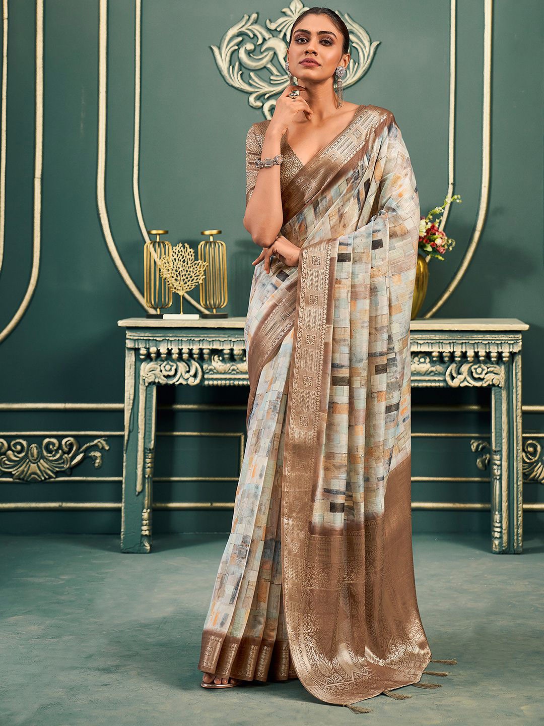 

Mitera Zari Woven Printed Saree, Brown