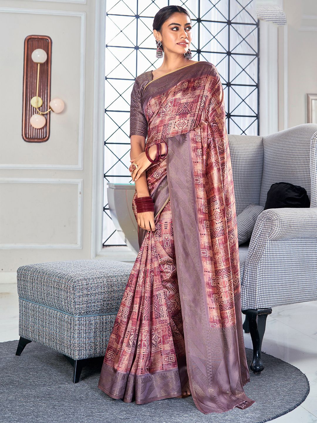 

Mitera Zari Woven Pure Silk Saree, Peach
