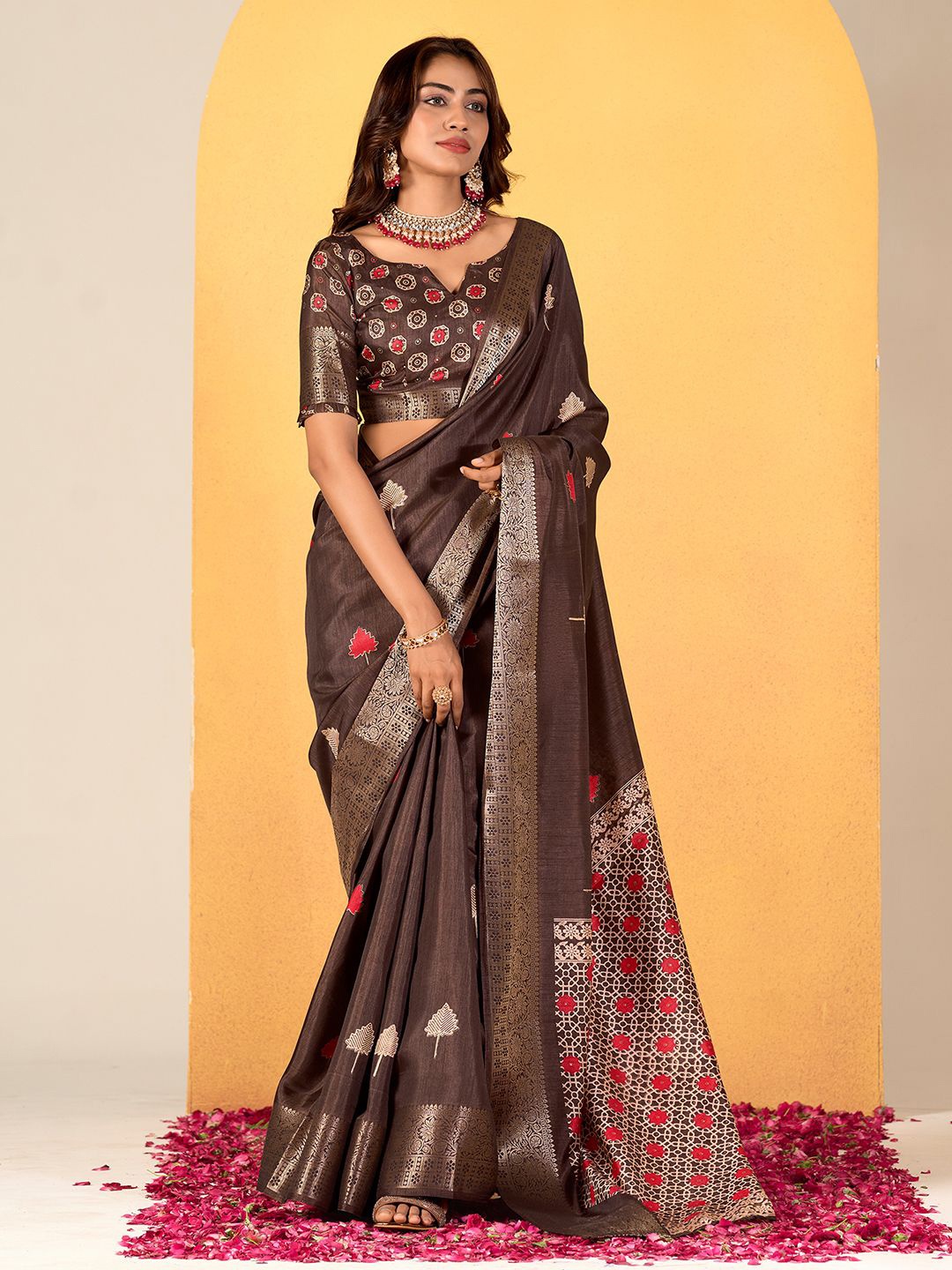 

Mitera Ethnic Motif Zari Woven Saree with Blouse, Coffee brown