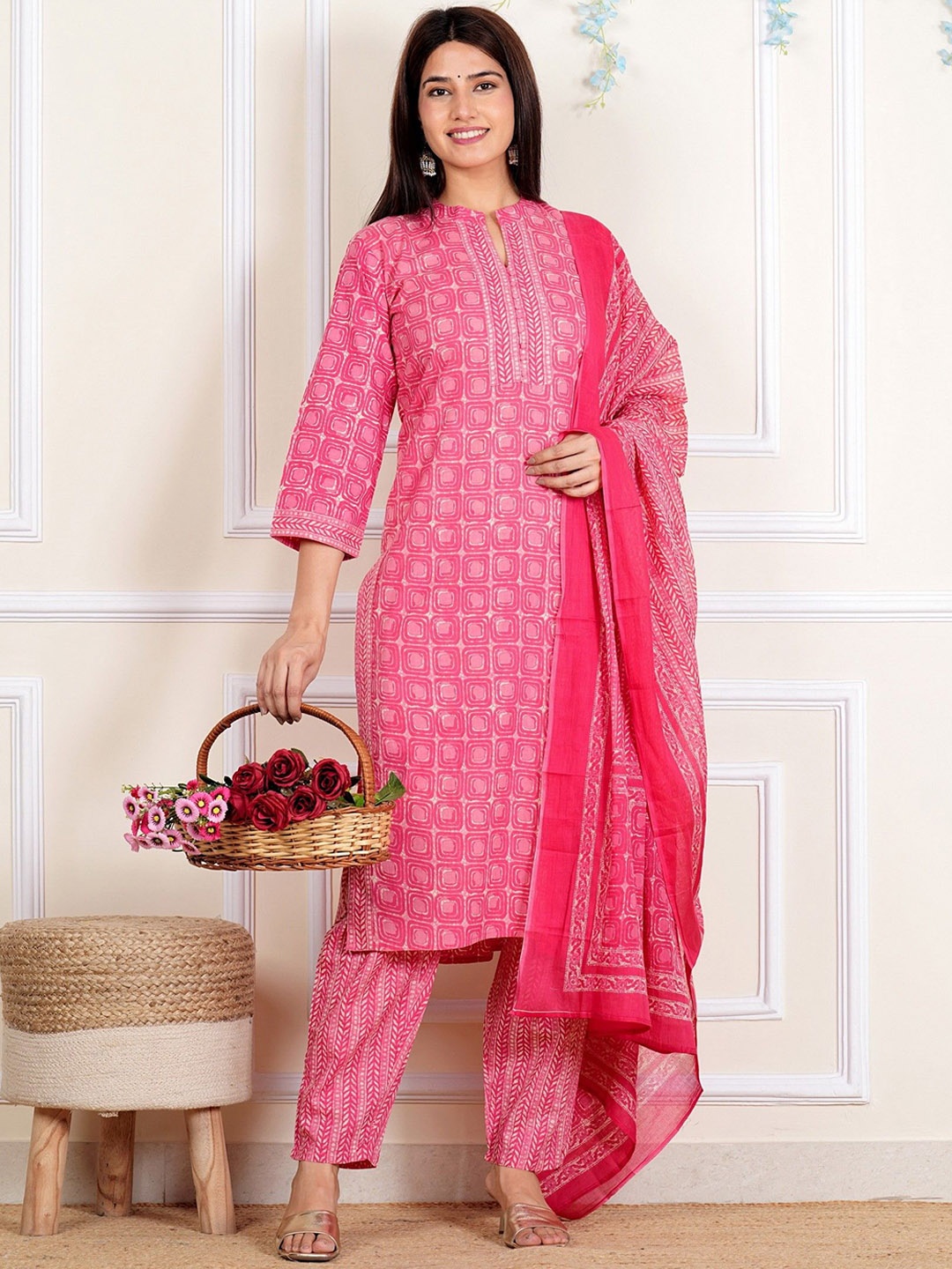 

Vbuyz Geometric Printed Mandarin Collar Straight Kurta with Trousers & Dupatta, Pink