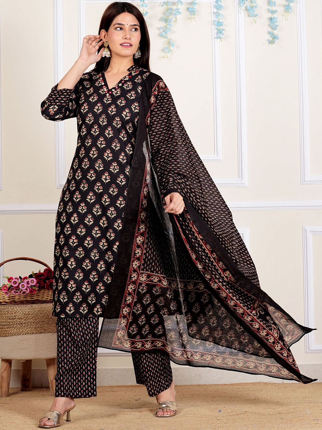 

Vbuyz Floral Printed Mirror Work Straight Kurta with Palazzos & Dupatta, Black