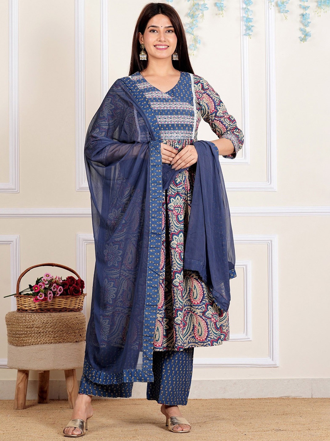 

Vbuyz Paisley Printed Gotta Patti Pleated Anarkali Kurta with Palazzos & Dupatta, Blue