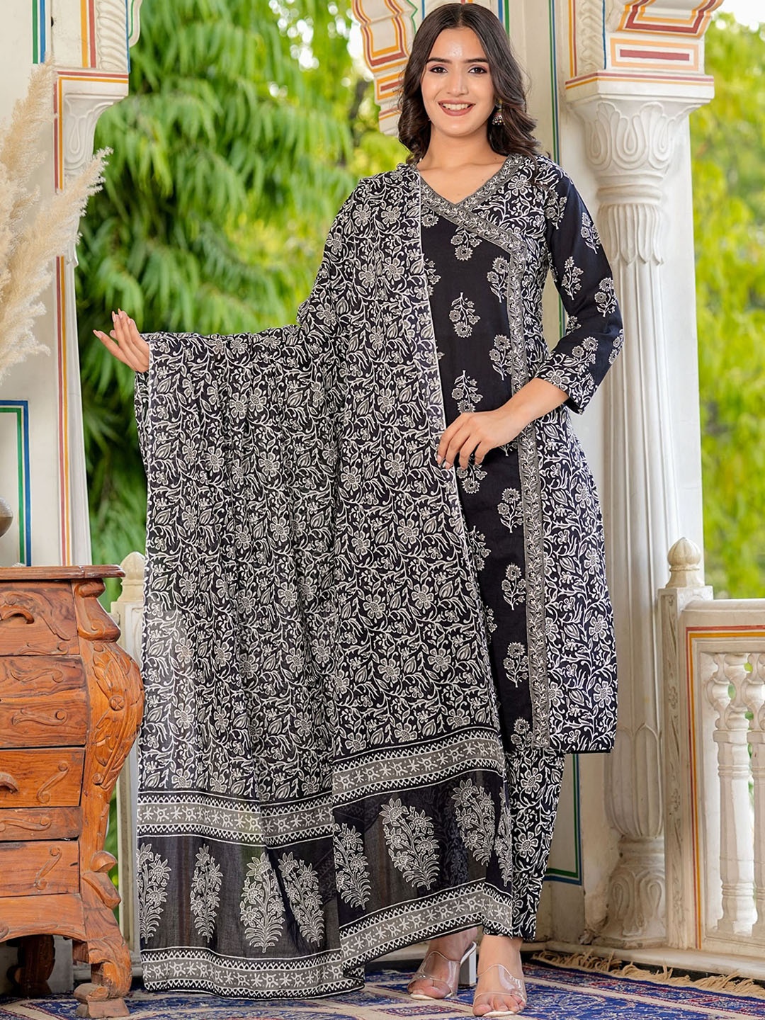 

Vbuyz Floral Printed V-Neck Angrakha Straight Kurta with Trousers & Dupatta, Black