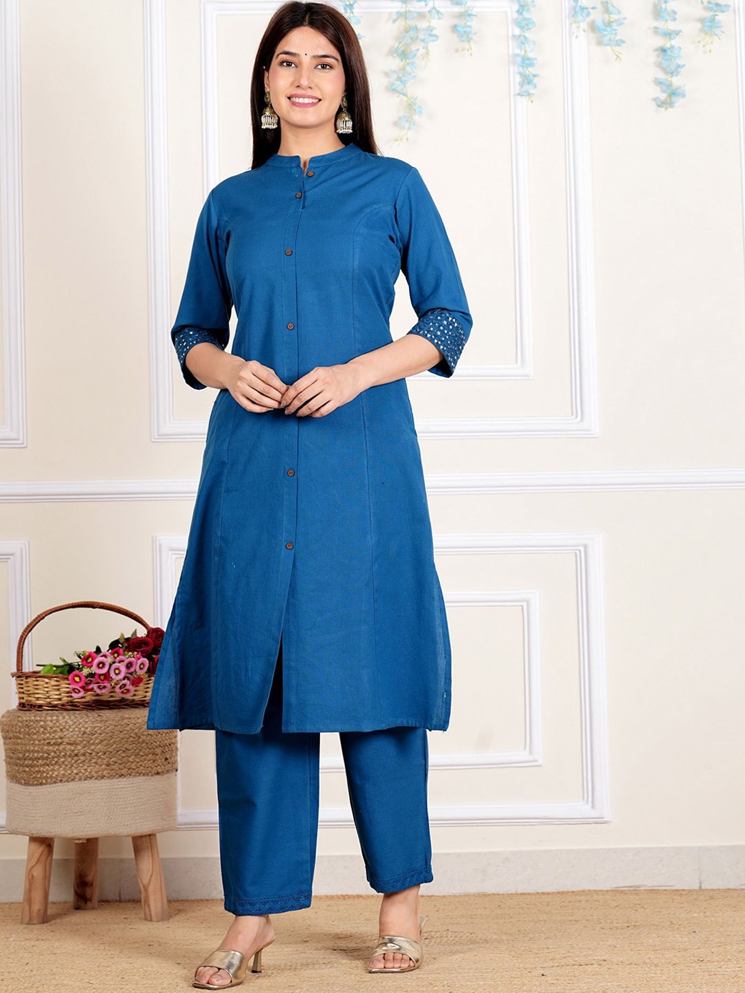

Vbuyz Mandarin Collar Mirror Work A-Line Kurta with Trousers, Blue