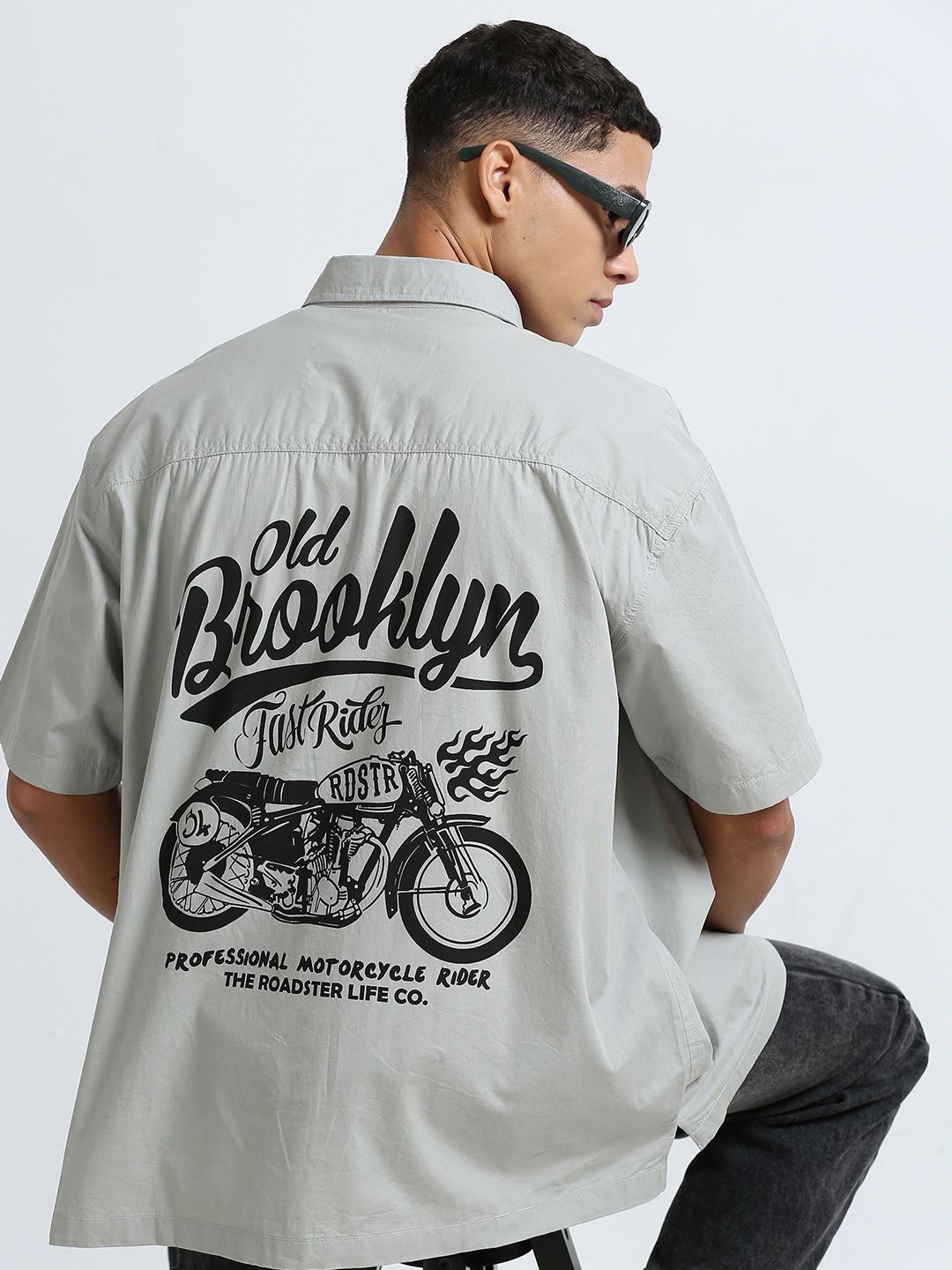 

The Roadster Lifestyle Co Men Typography Printed Pure Cotton Oversized Shirts, Blue
