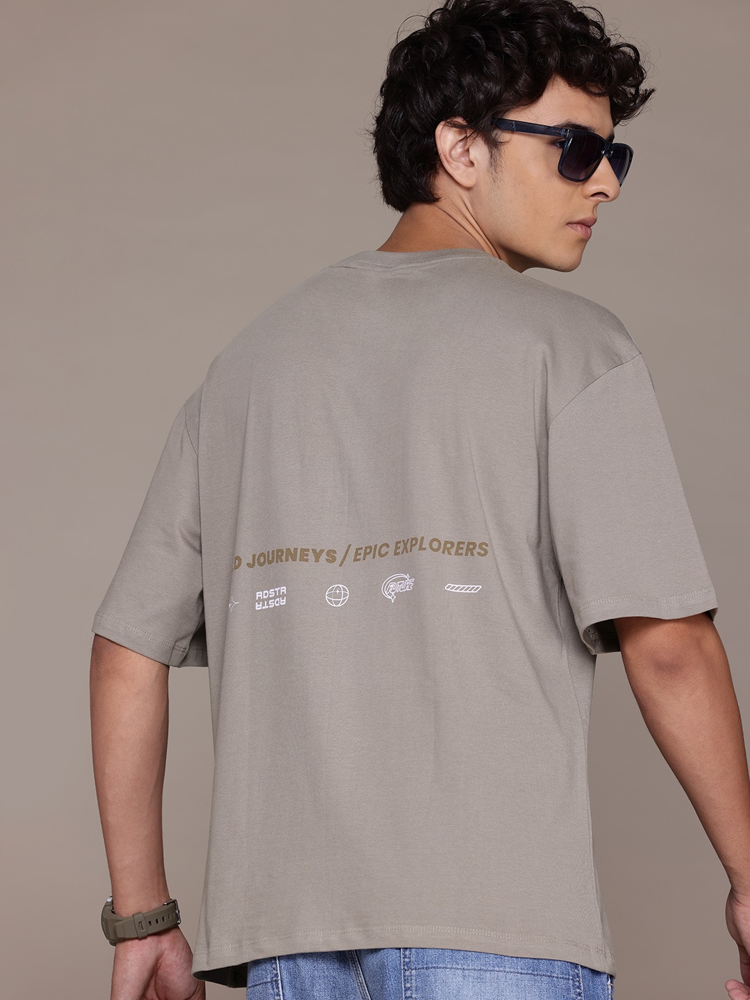 

The Roadster Lifestyle Co. Men Printed Relaxed Fit Pure Cotton T-shirt, Taupe
