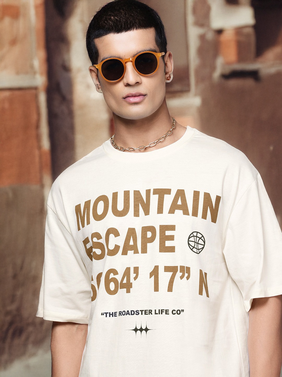 

Roadster Men Typography Printed Drop-Shoulder Sleeves Pure Cotton T-shirt, Cream