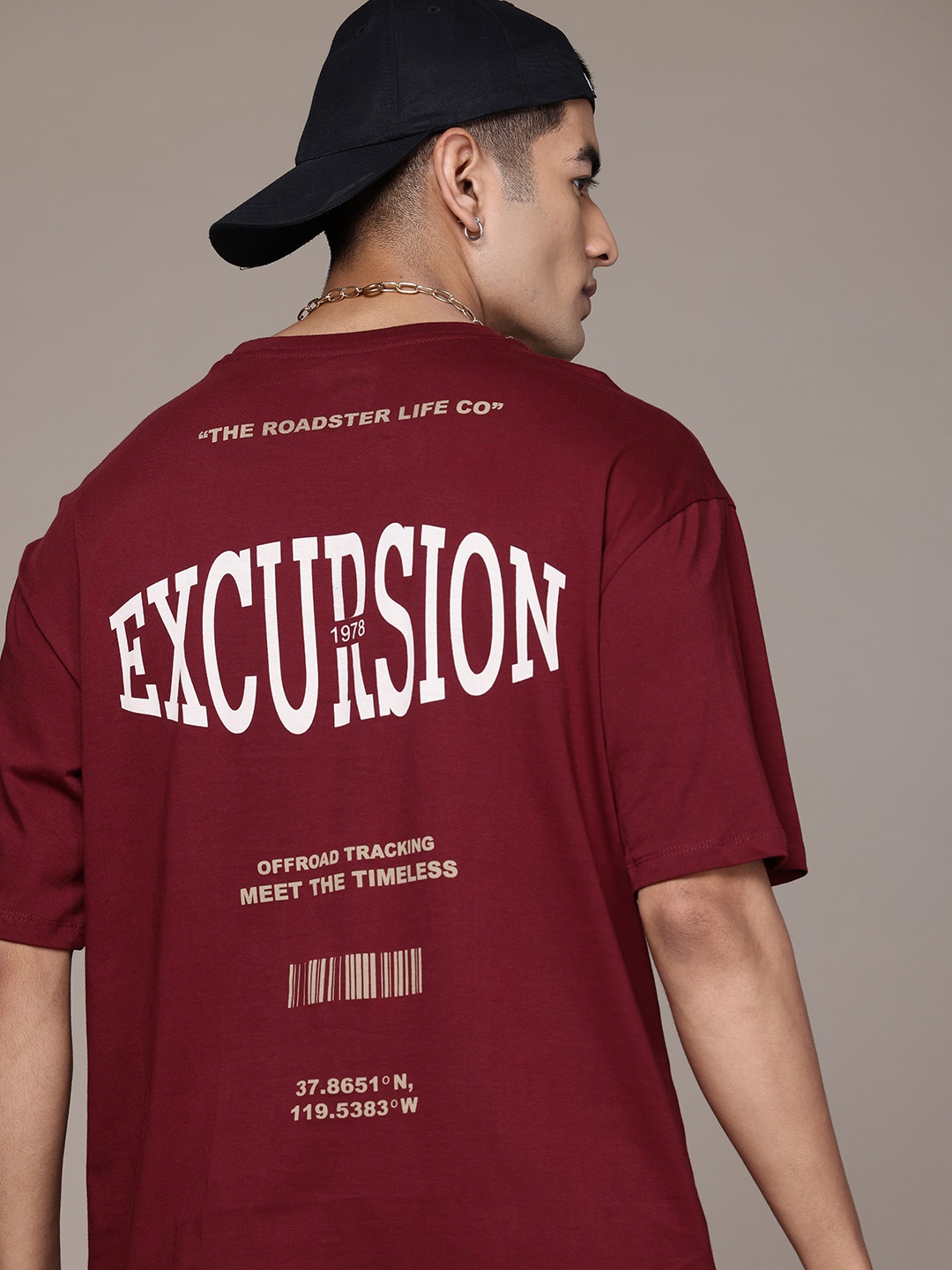 

The Roadster Lifestyle Co. Men Printed Pure Cotton Relaxed Fit T-shirt, Maroon