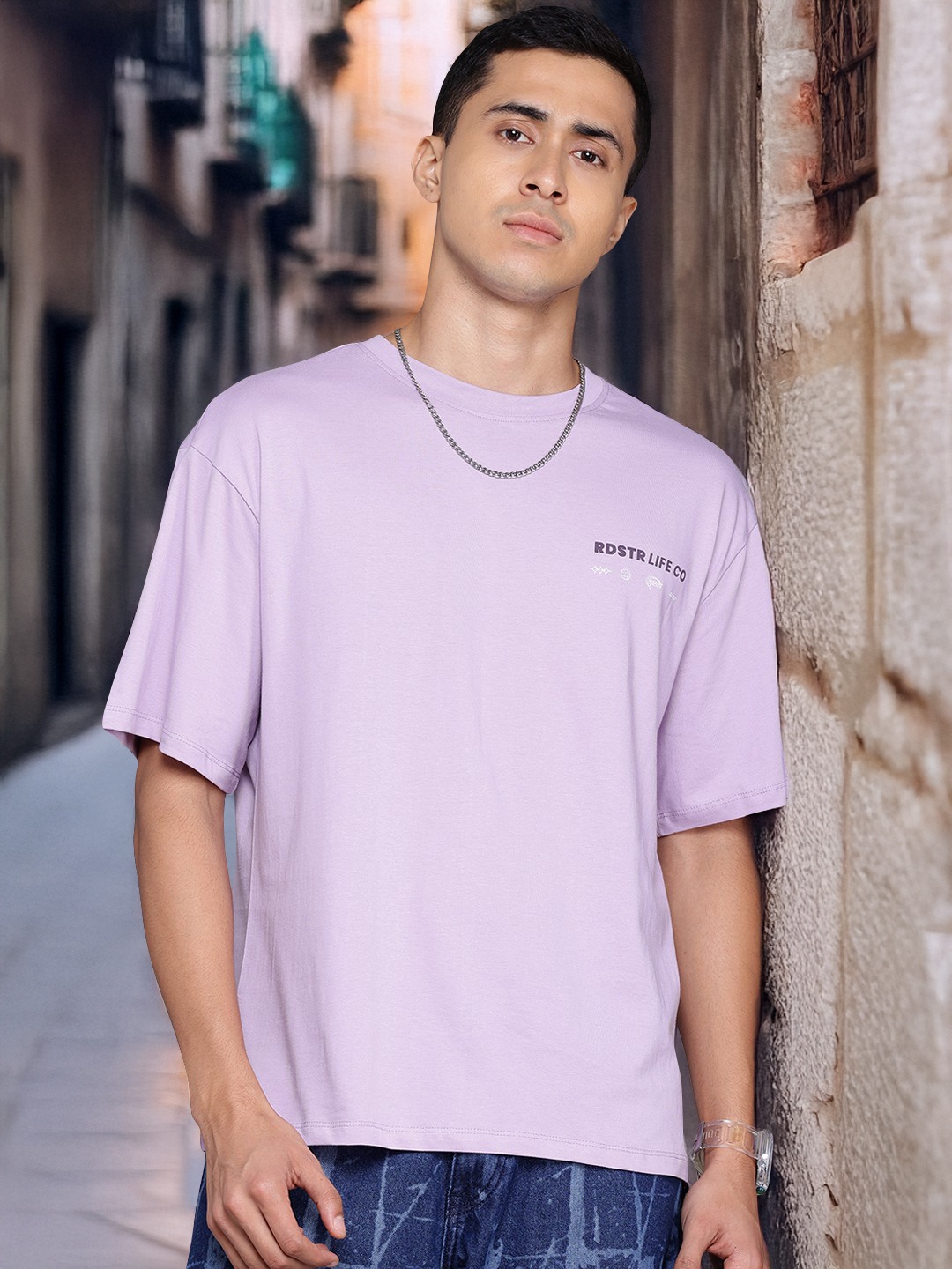 

The Roadster Lifestyle Co. Men Printed Relaxed Fit Pure Cotton T-shirt, Lavender
