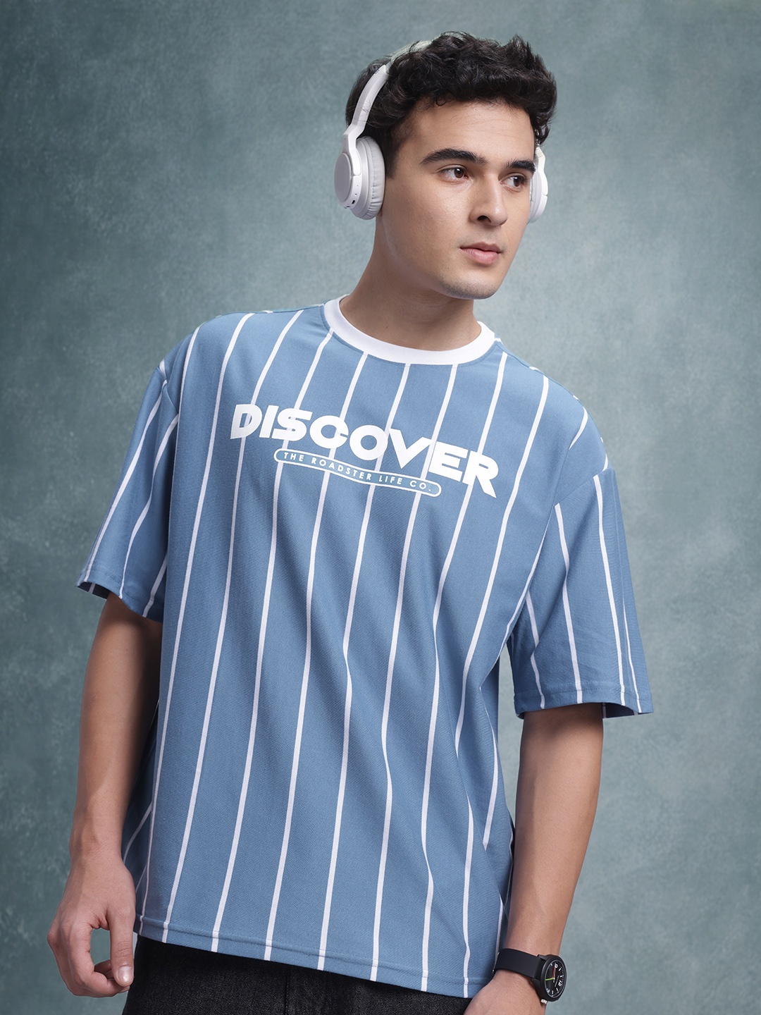 

The Roadster Life Co. Typography Print Drop-Shoulder Sleeves T-shirt, Blue