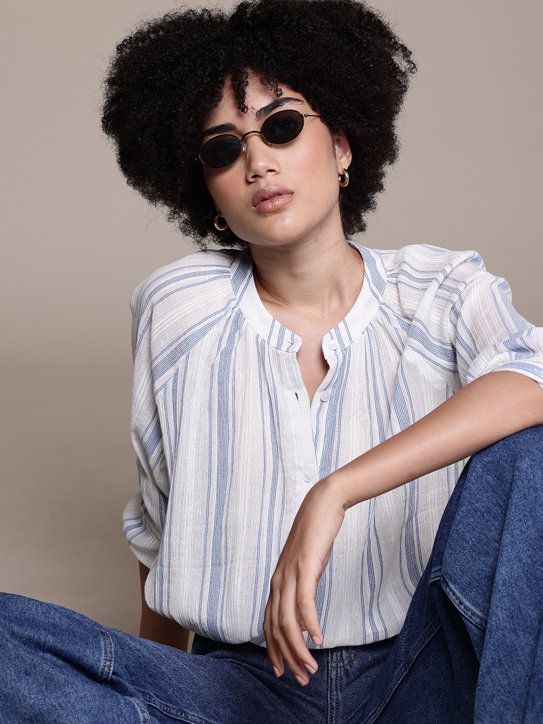 

Roadster Pure Cotton Gauze Textured & Striped Casual Shirt With A Curved Hem, White