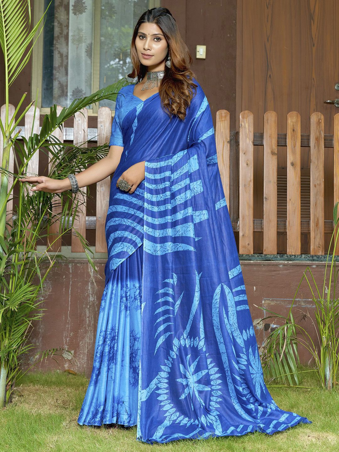 

KALINI Abstract No Border Saree, Blue