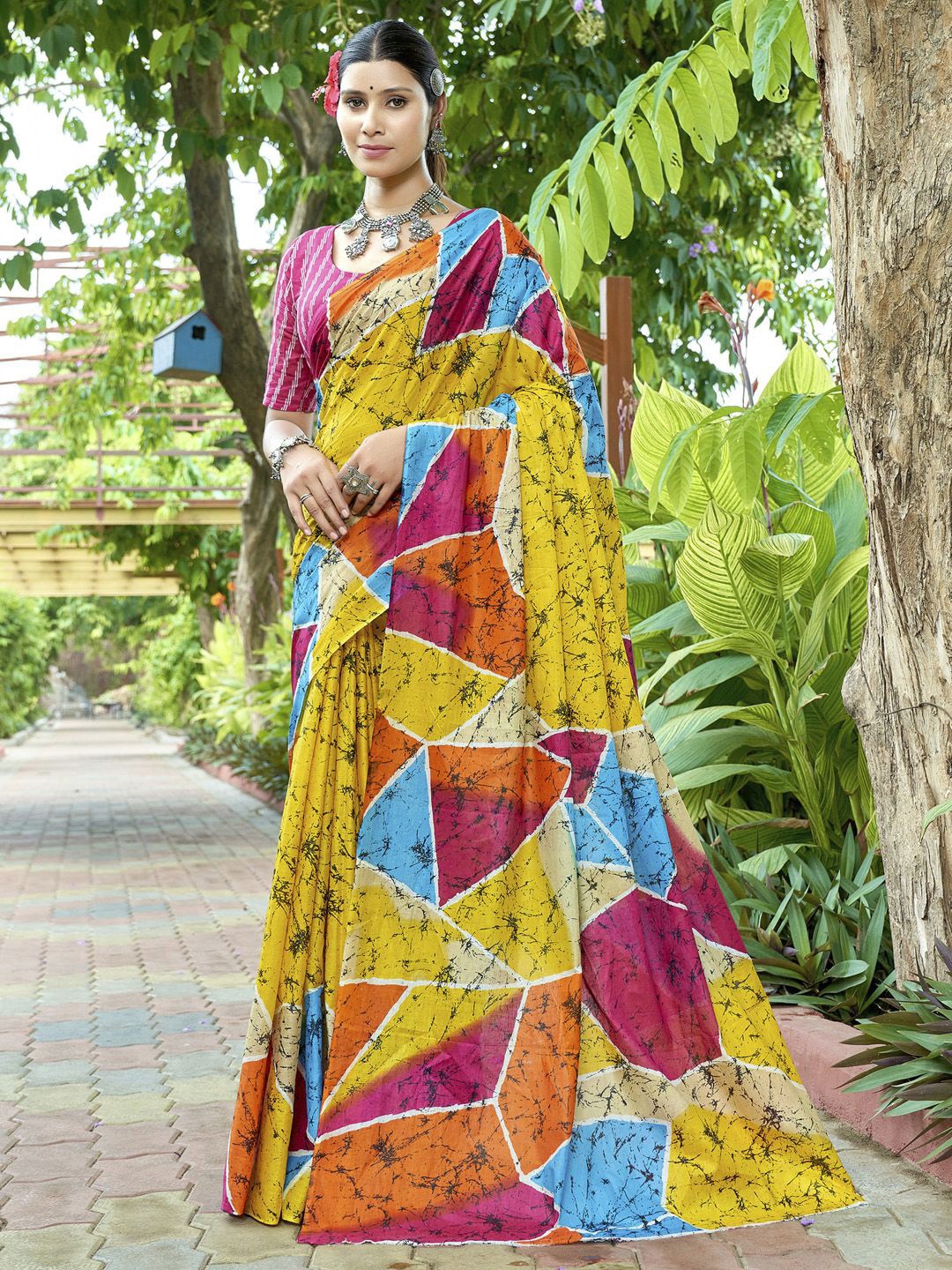 

KALINI Abstract No Border Saree, Yellow