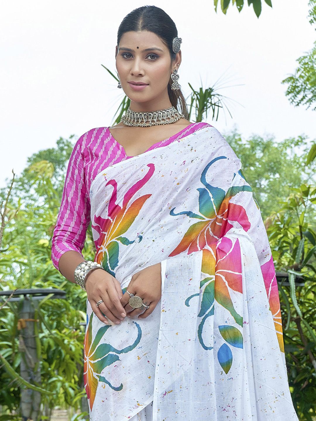 

KALINI Floral Saree With Blouse Piece, White