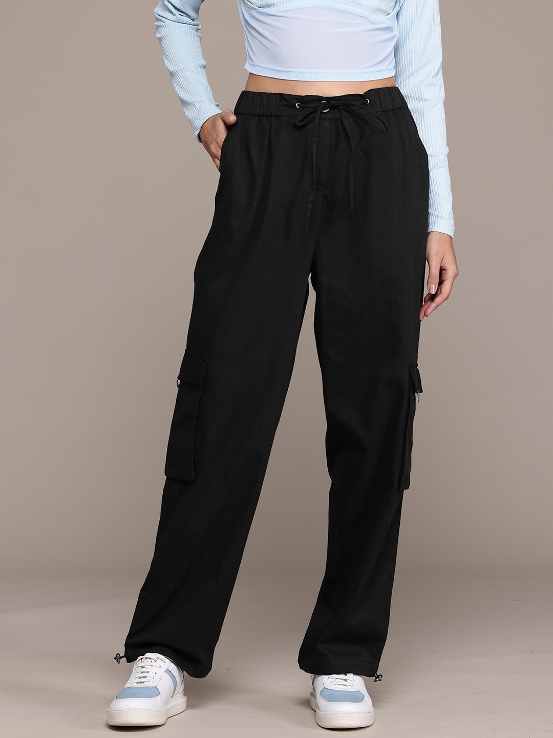 

Roadster Women High-Rise Cargos Trousers, Black