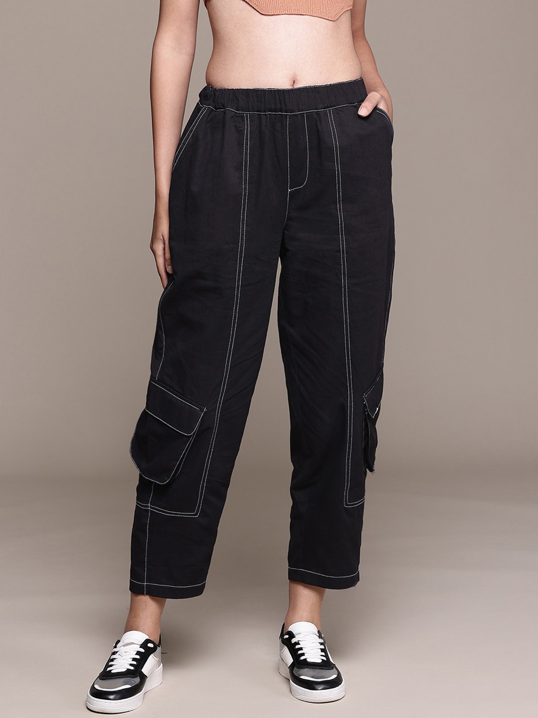 

Roadster The Lifestyle Co. Women Cotton Tapered Fit Regular Trousers, Black
