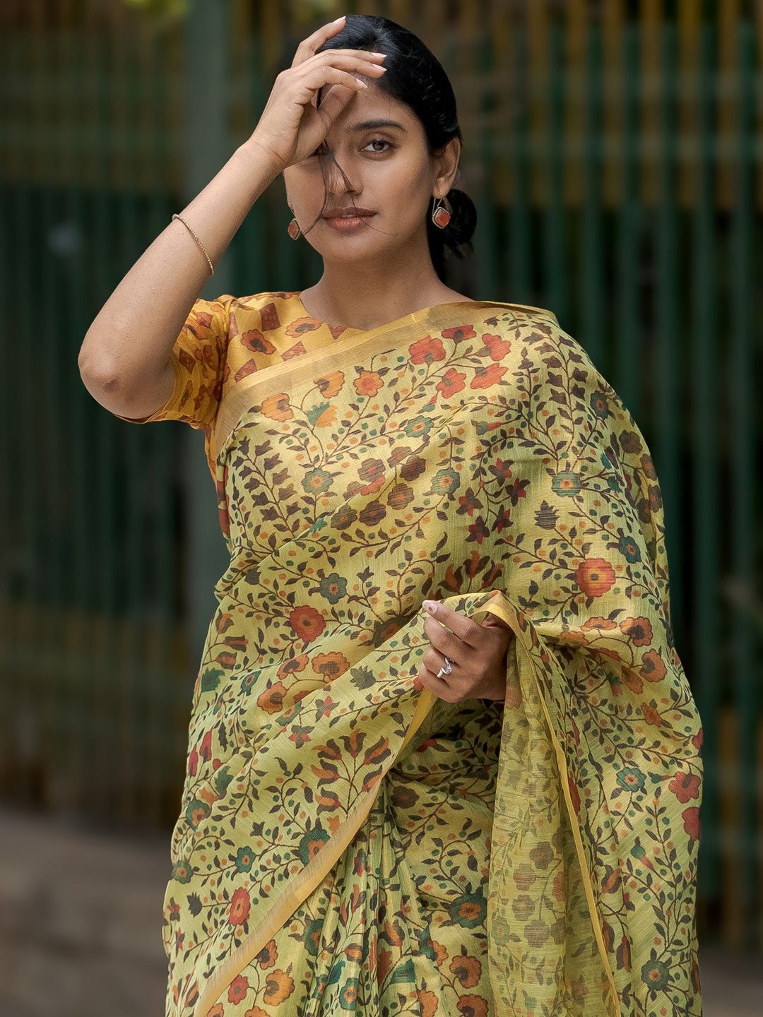 

Saree mall Floral Tissue Bagru Sarees, Green