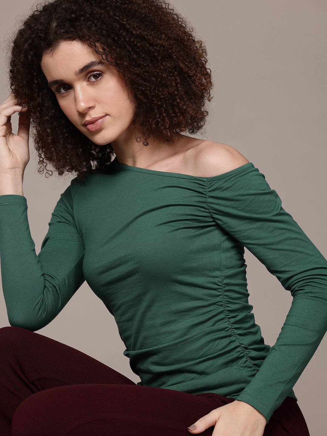 

The Roadster Lifestyle Co. One Shoulder Ruched Top, Green