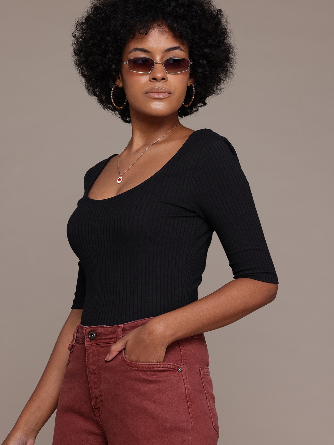 

The Roadster Lifestyle Co. Ribbed Fitted Crop Top, Black