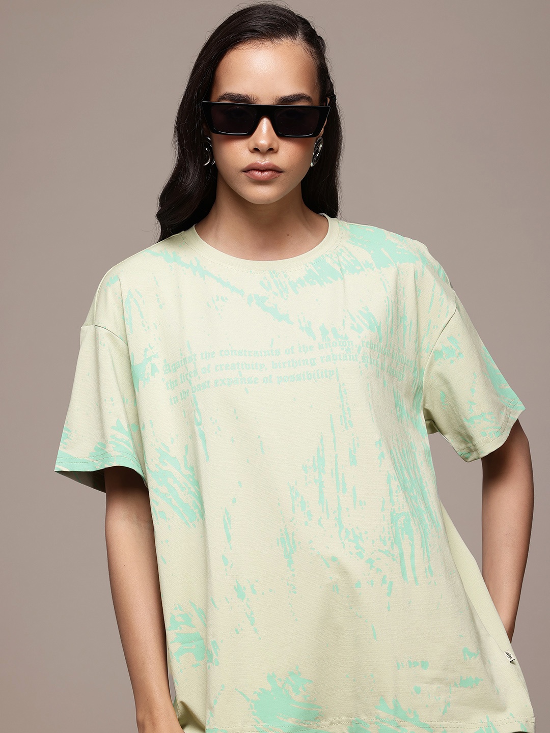 

The Roadster Lifestyle Co. Abstract Print Drop-Shoulder Sleeves T-shirt, Green