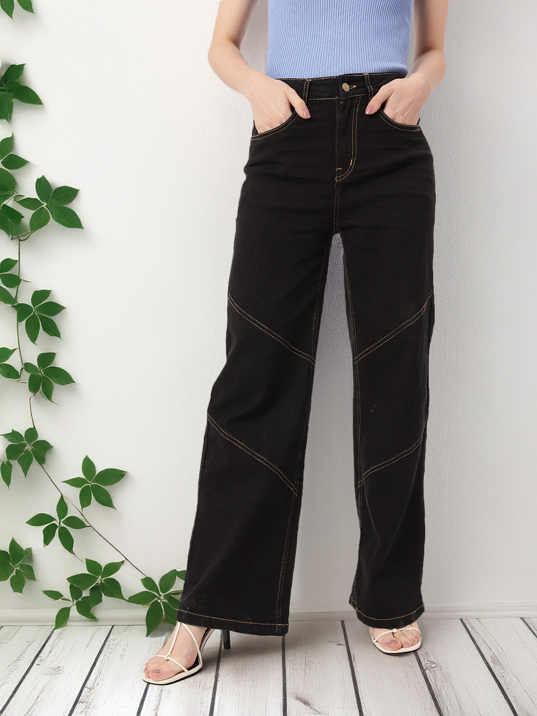 

DressBerry Women Backstreet Non-Fade Straight Fit Jeans, Black
