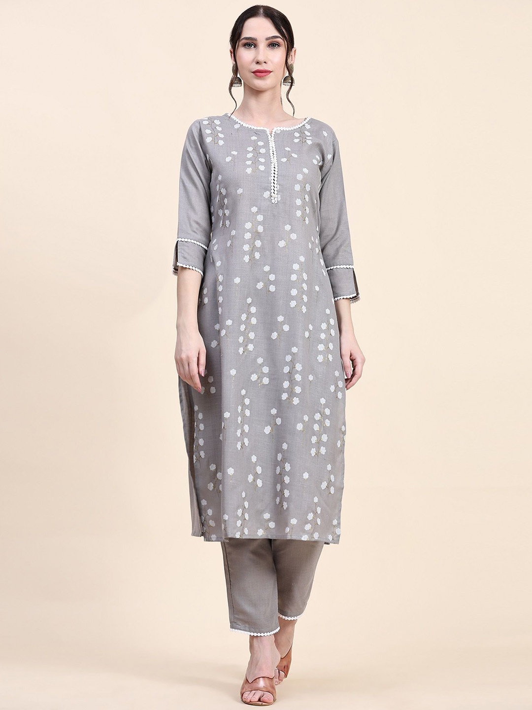 

QVAZOR Floral Printed Regular Kurta with Trousers, Grey