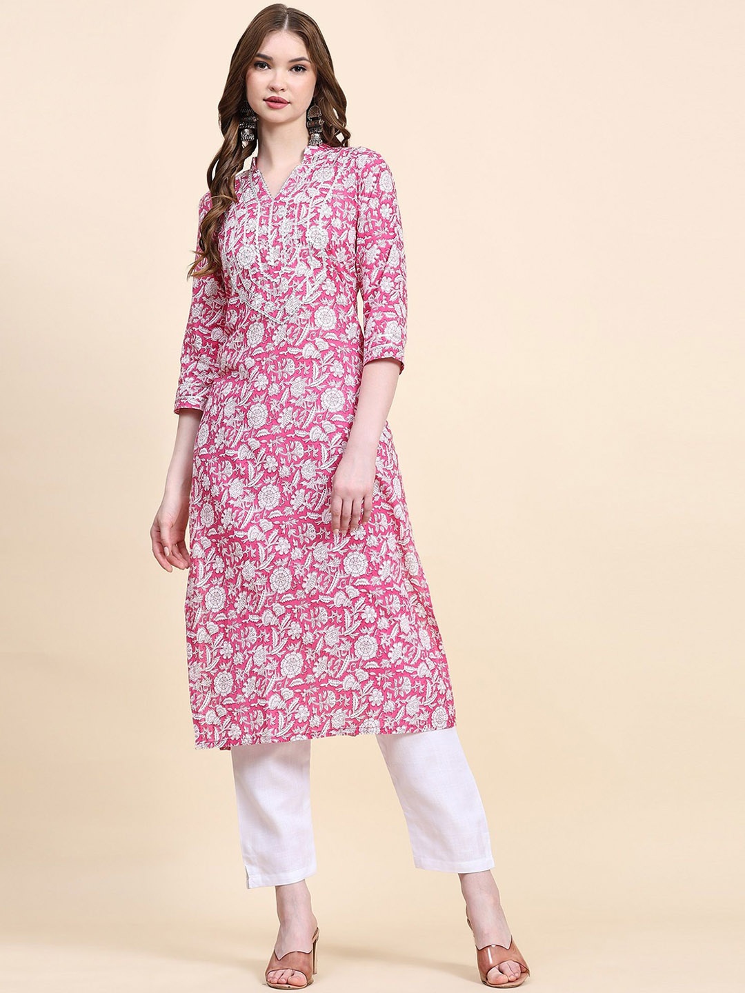 

QVAZOR Ethnic Motifs Printed Regular Gotta Patti Kurta with Trousers, Pink