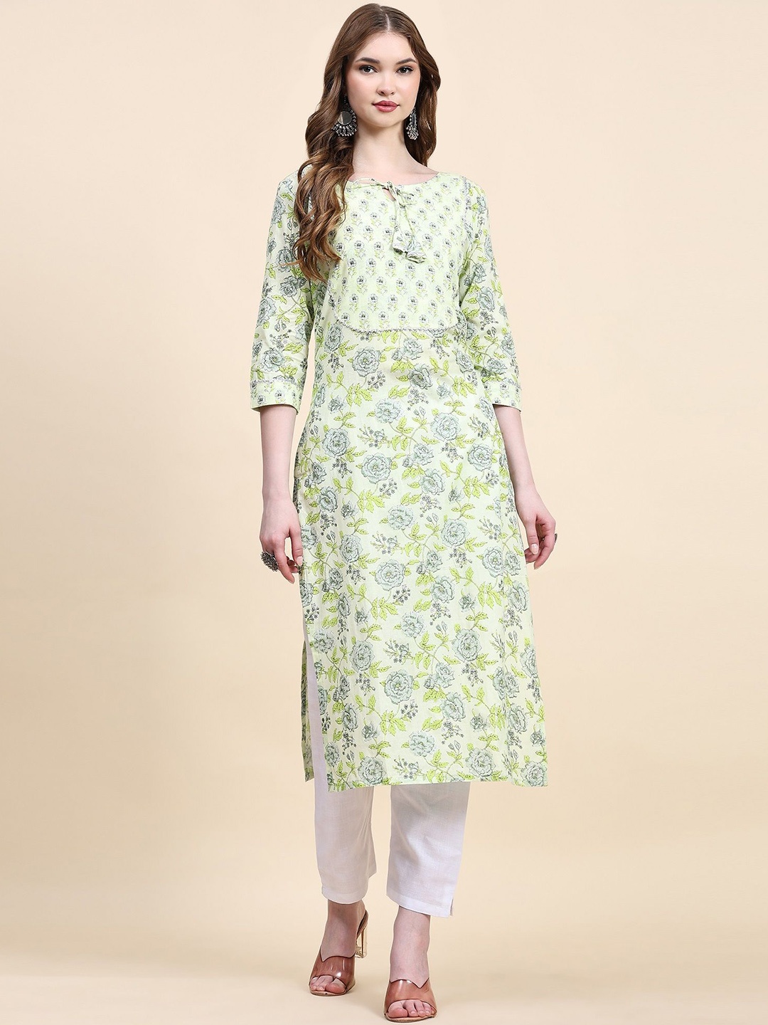

QVAZOR Ethnic Motifs Printed Regular Gotta Patti Kurta with Trousers, Green
