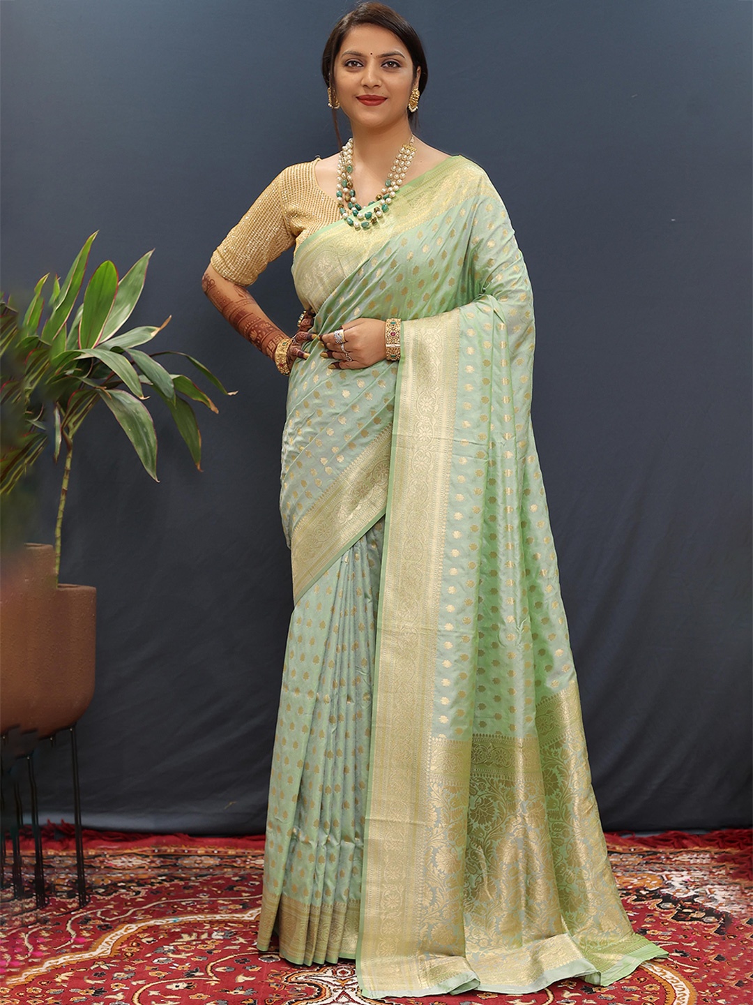 

Mitera Woven Design Zari Banarasi Saree, Green